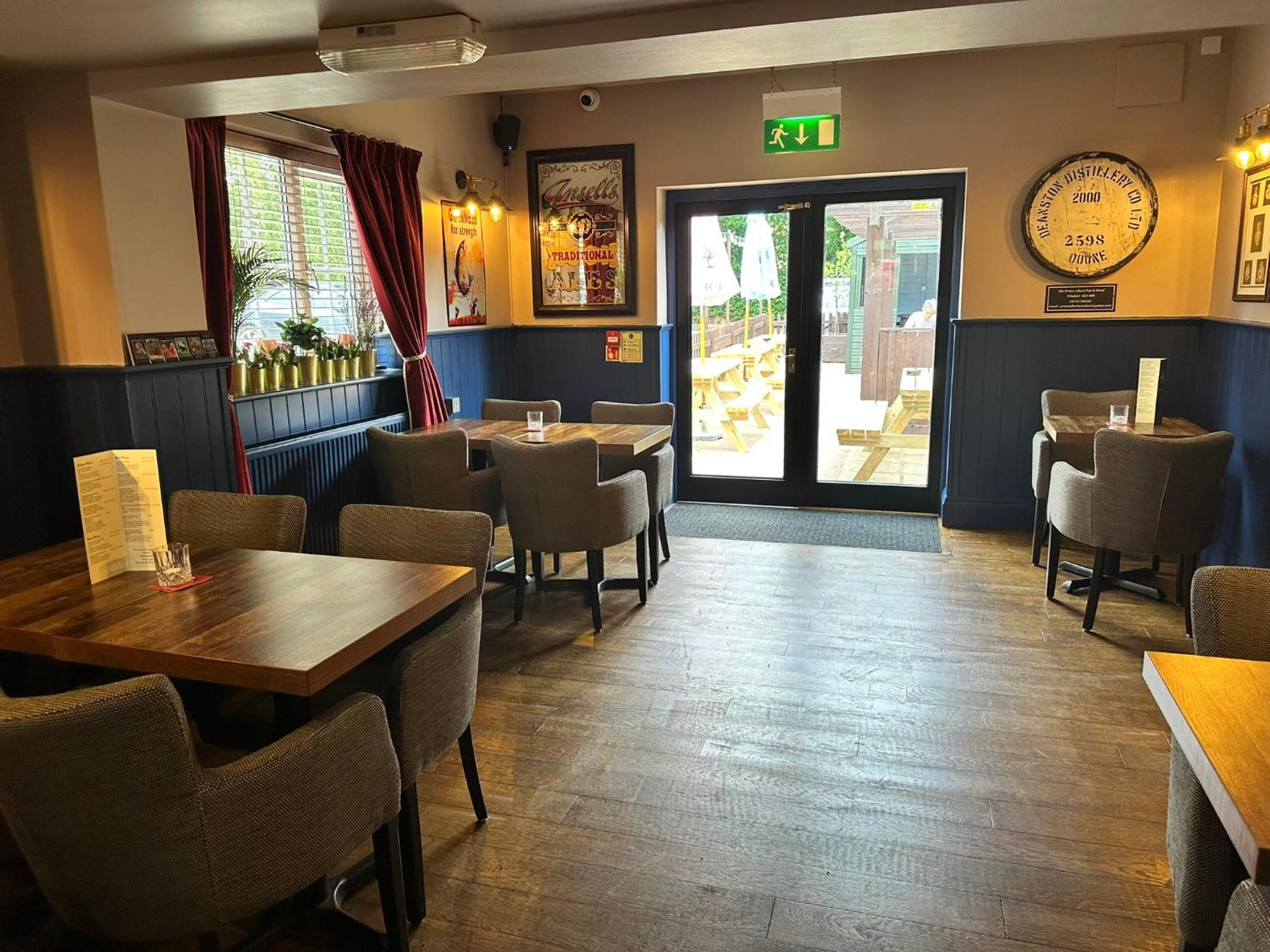 The Prince Albert Pub & Hotel Windsor Extérieur photo