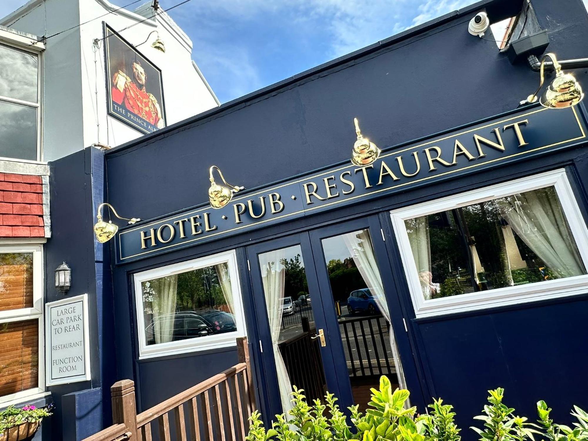 The Prince Albert Pub & Hotel Windsor Extérieur photo
