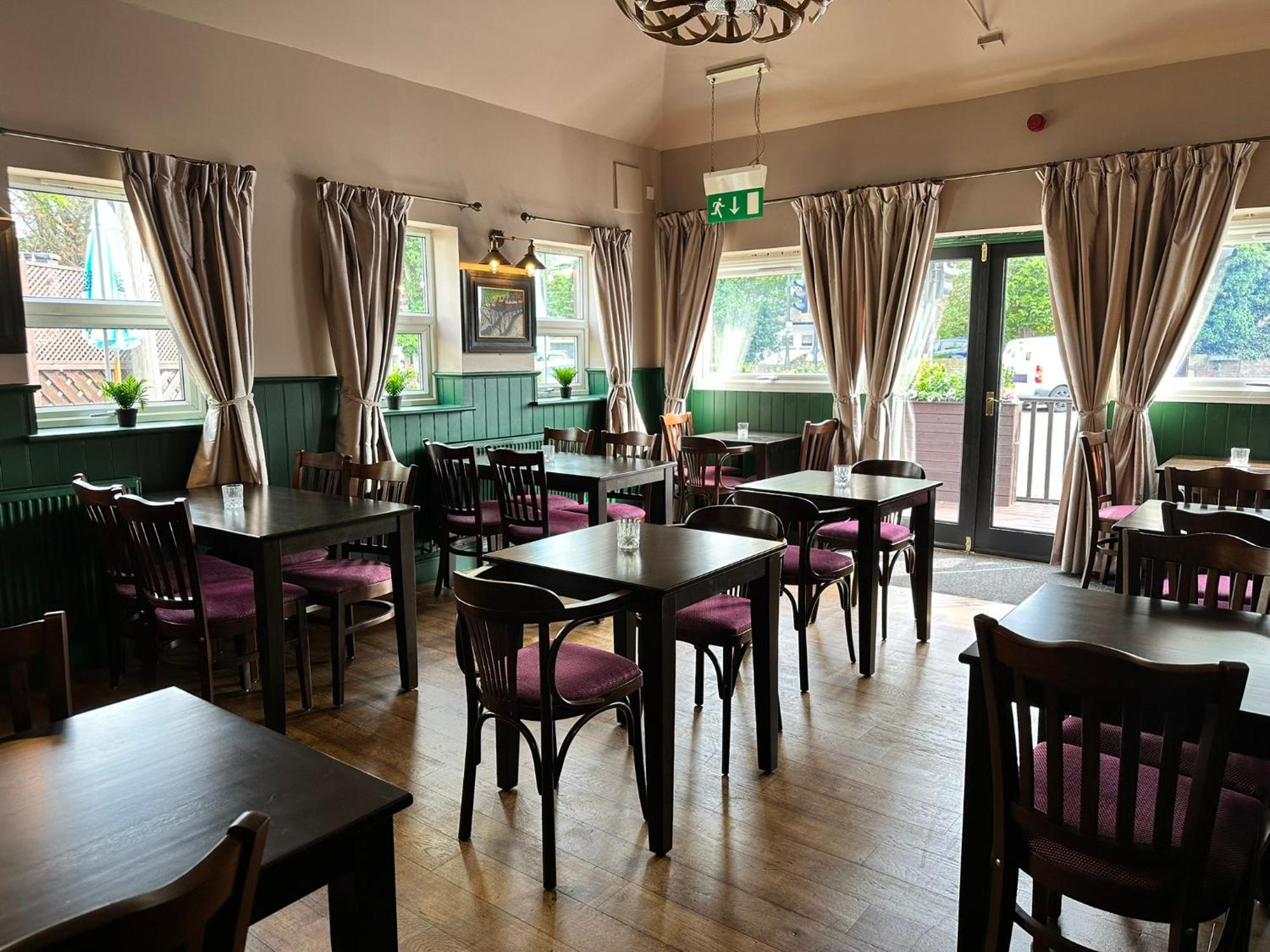 The Prince Albert Pub & Hotel Windsor Extérieur photo