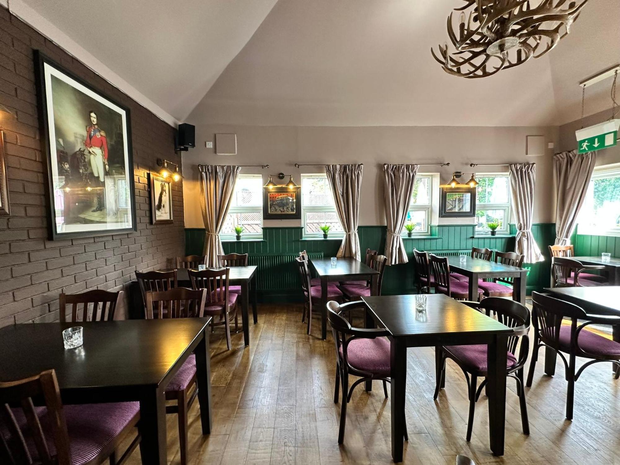 The Prince Albert Pub & Hotel Windsor Extérieur photo