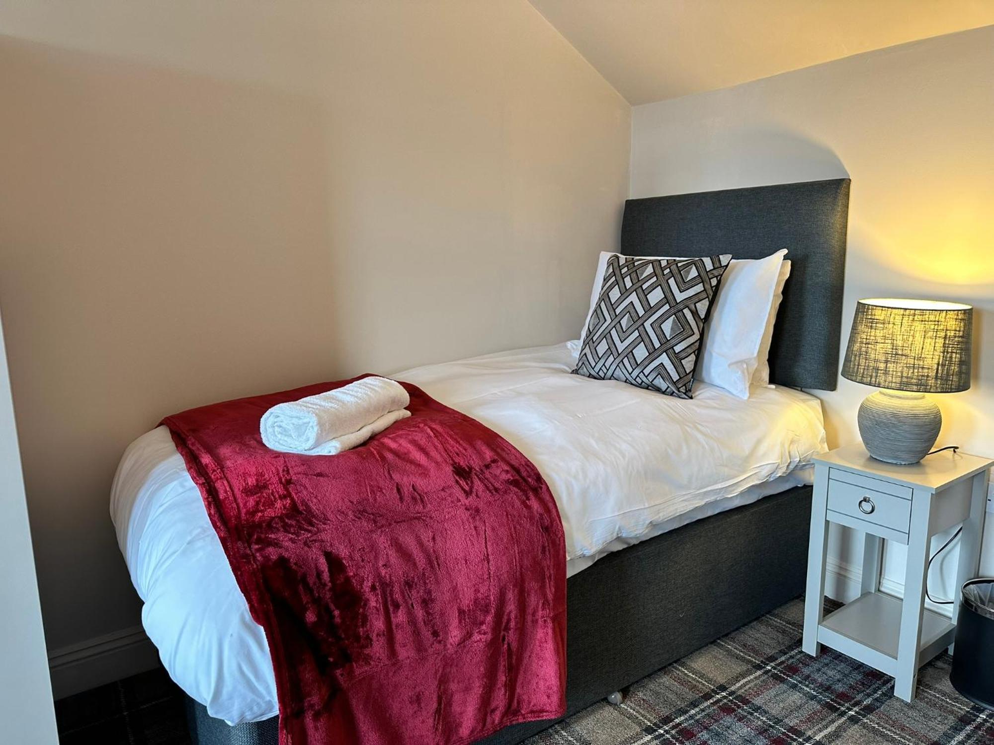 The Prince Albert Pub & Hotel Windsor Extérieur photo