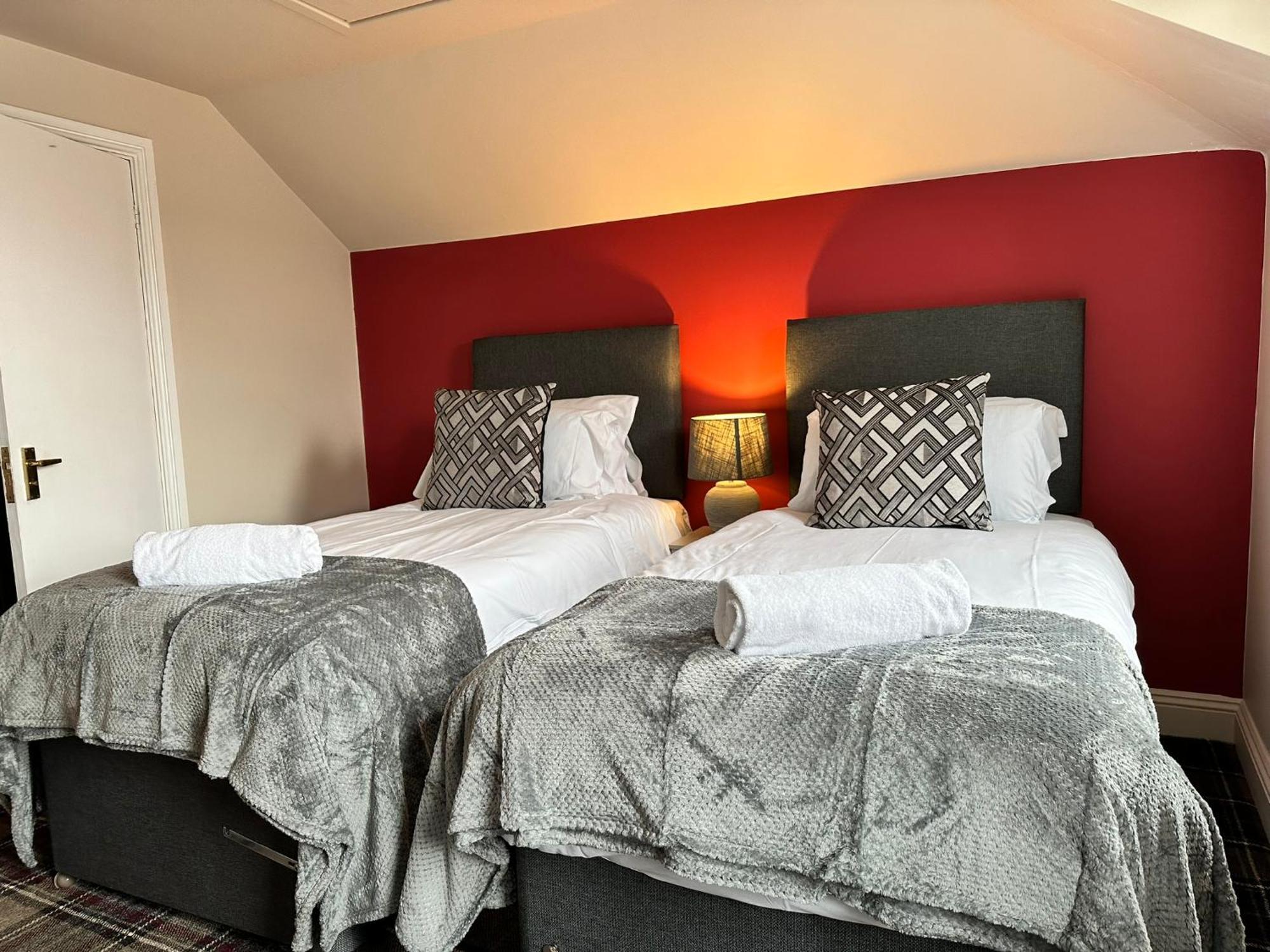 The Prince Albert Pub & Hotel Windsor Extérieur photo