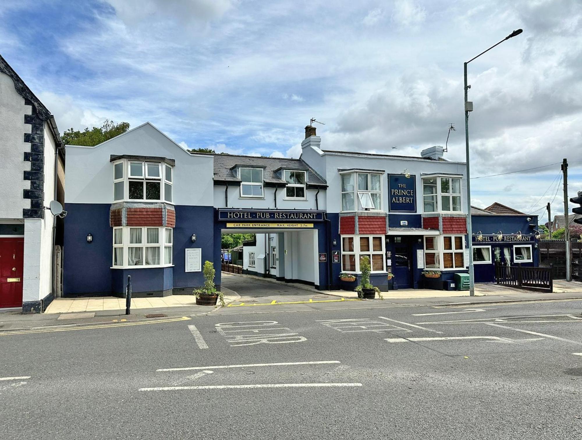 The Prince Albert Pub & Hotel Windsor Extérieur photo